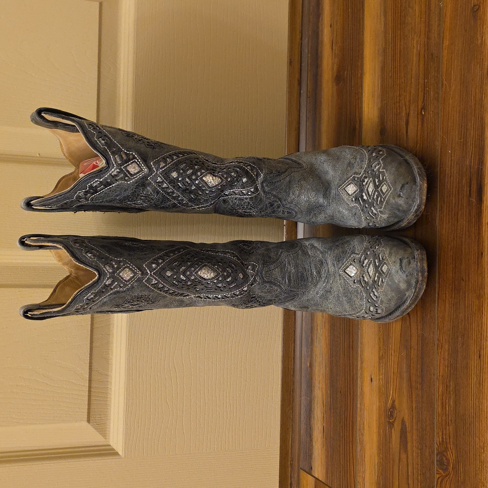 Women's Gray Embroidered corral boots